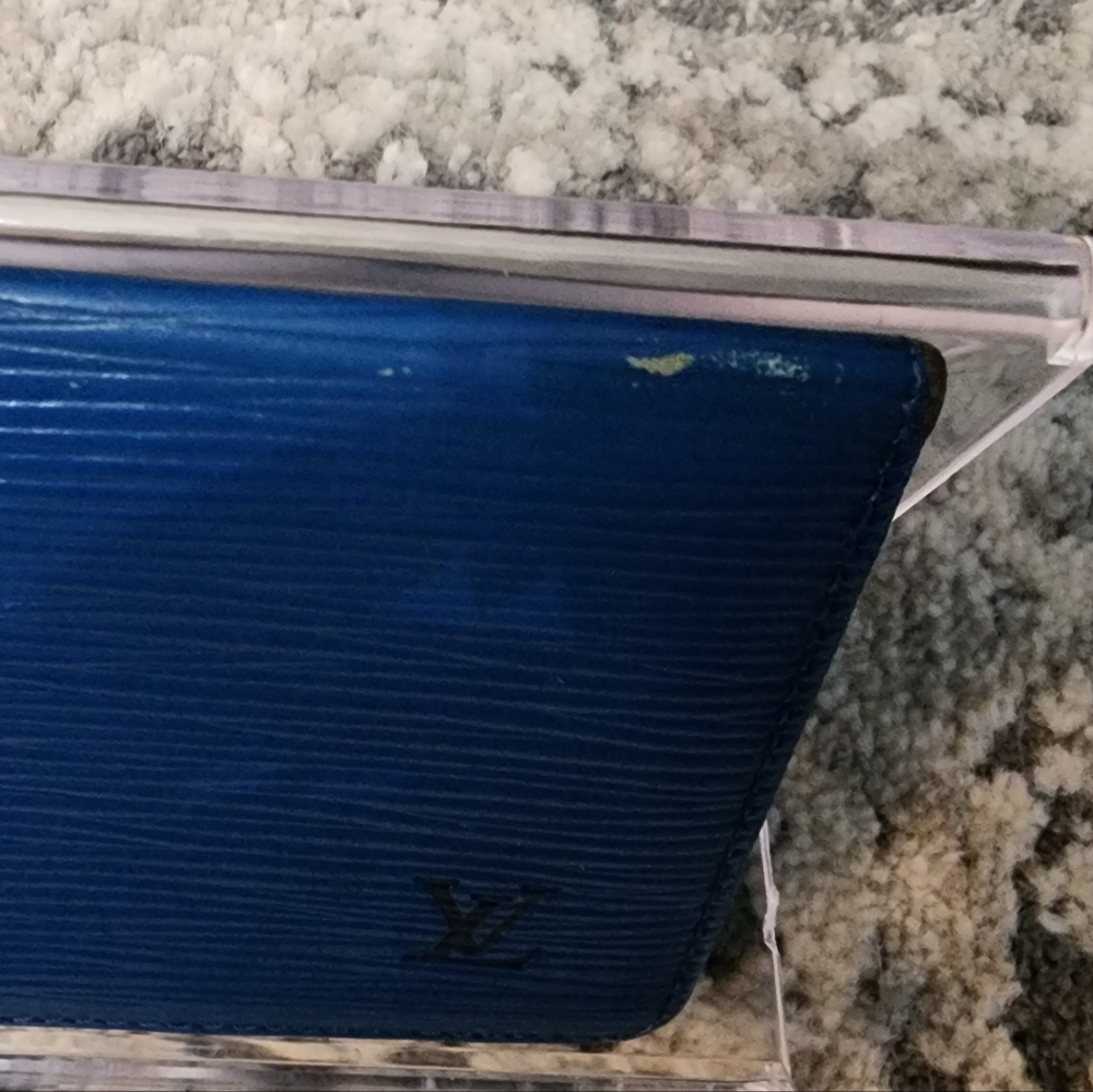 Louis Vuitton Blue Epi Bifold ID Card Holder - Picture 4 of 7